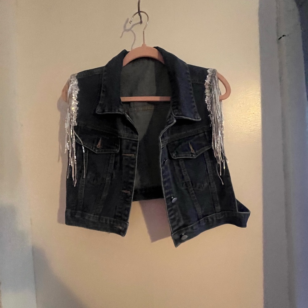 fringe vest, got off amazon, size L, denim